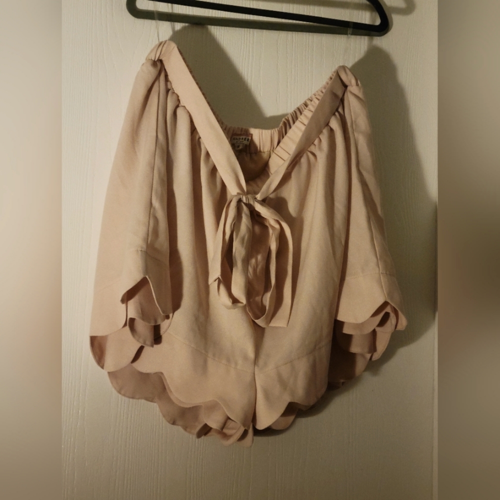 Chic Soul Scallop Shorts